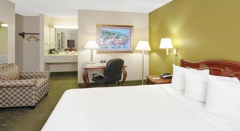 Hotel Lake Shore Chicago