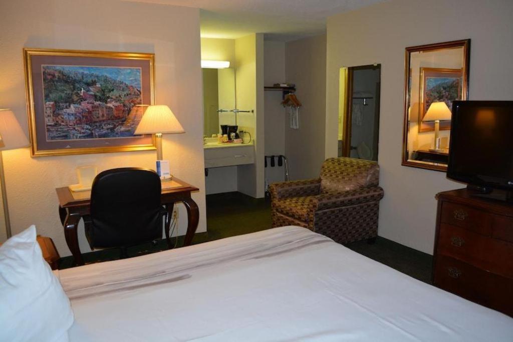 Hotel Shore Chicago
