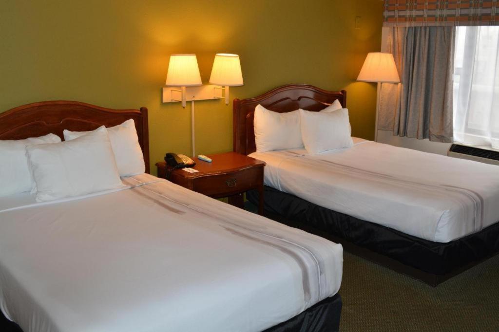 Shore Hotel Chicago